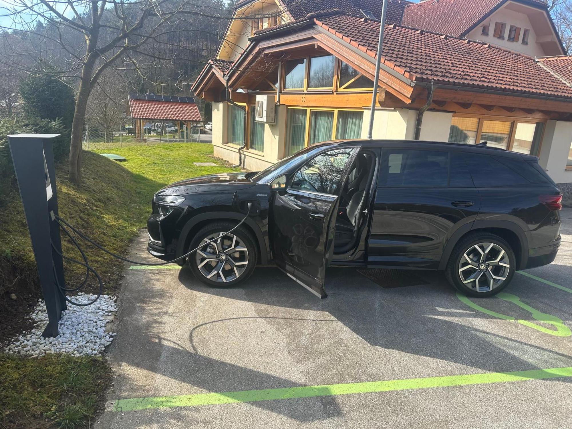 Domacija Vodnik & Apartments Cerklje na Gorenjskem Dış mekan fotoğraf