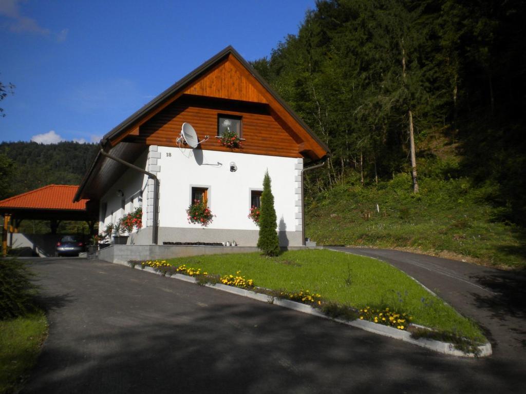 Domacija Vodnik & Apartments Cerklje na Gorenjskem Oda fotoğraf